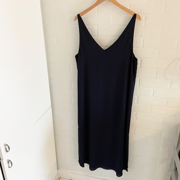 Aritzia Babaton Maxi dress Jeremy Navy blue Lined V neckline/back Minimalis L - Picture 10 of 10